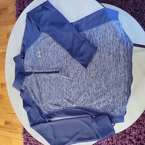Under Armour Blue Heather half zippered athletic shirt 👕  Size Large Never worn